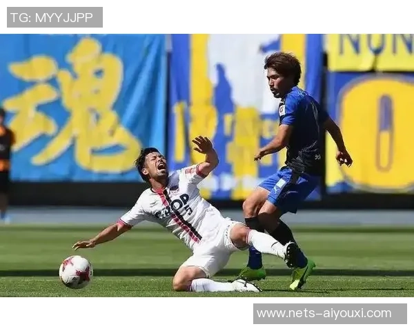 山口雷诺法与甲府风林的激烈对决展现足球魅力与团队精神